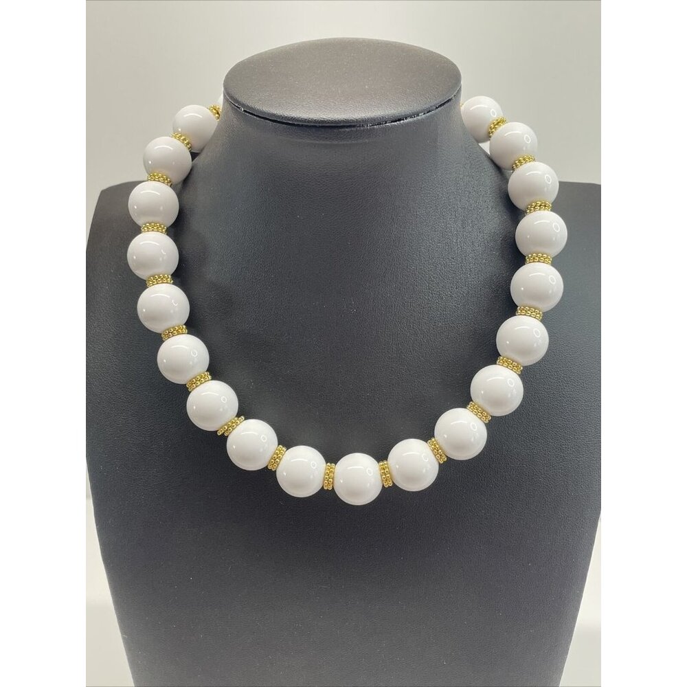 NOS Jennifer Moore White Plastic Lucite Beaded Necklace Vintage Gold Tone  AL4.1